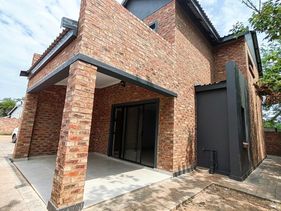 3 Bedroom Property for Sale in Van Der Hoff Park North West